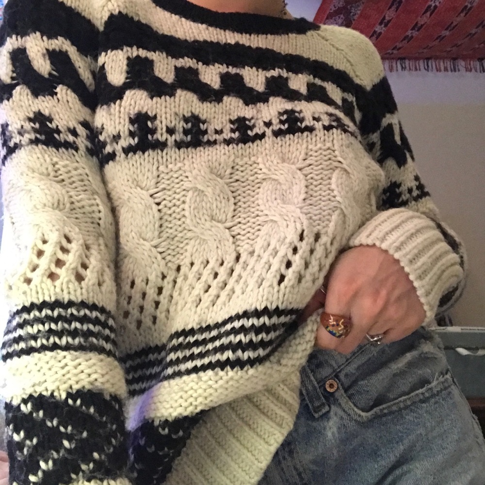 black and white sweater american eagle